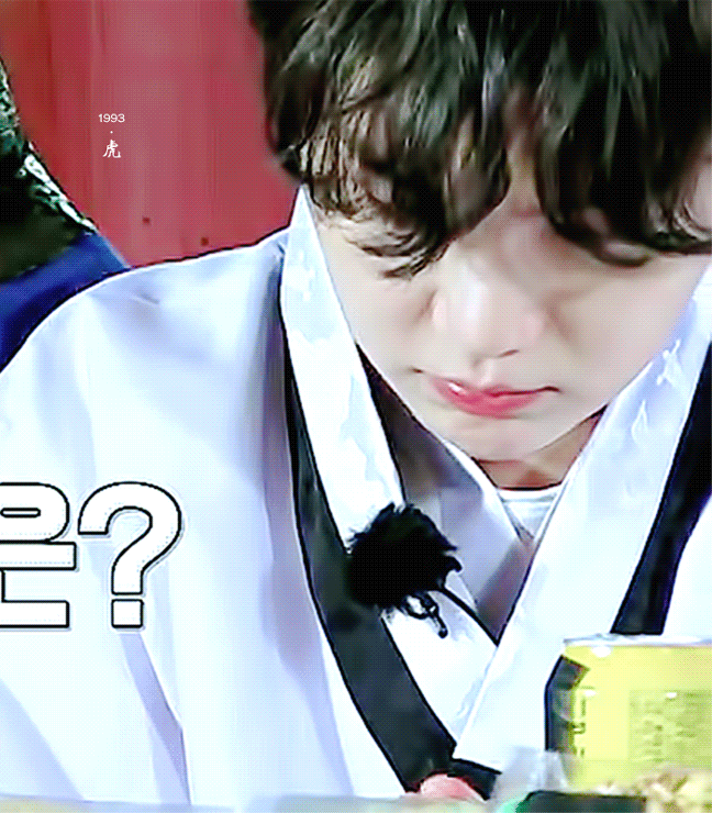 [잡담] 방탄 슈가 이거 자기 젤리 보는 애옹이같음 | 인스티즈