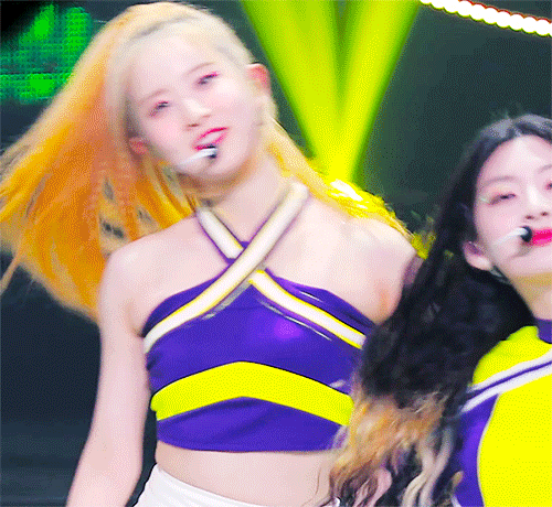 [잡담] 스테이씨 박시은 두상 작고 동글동글하다는 글 | 인스티즈