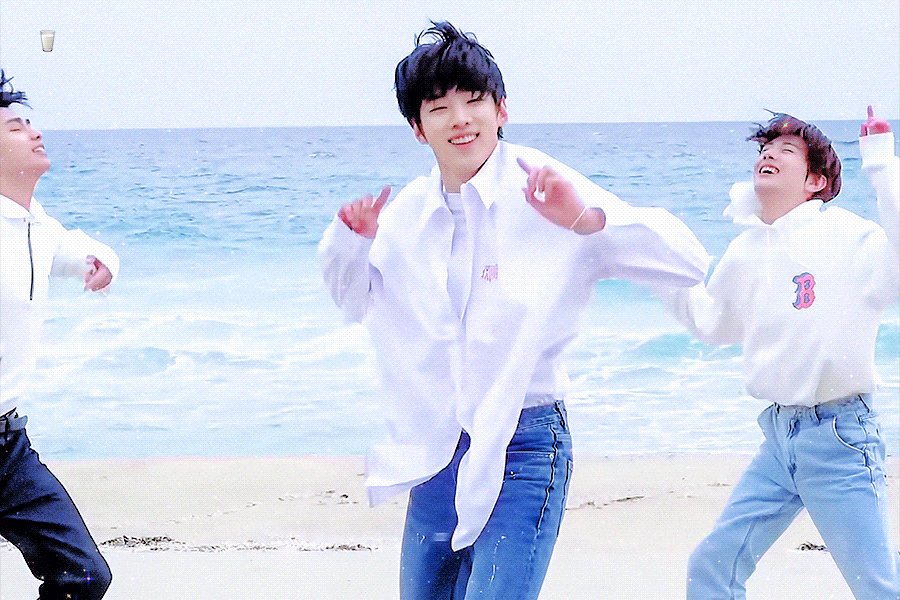 [잡담] 바닷바람 맞는 재찬깅 | 인스티즈