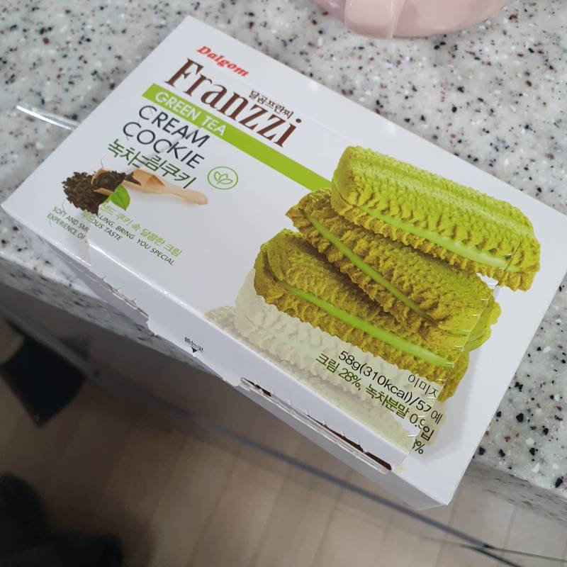 와 이마트24 이거 왤케맛있냐 녹차처돌이 쿠크다스쳐돌이 당장사먹자 | 인스티즈