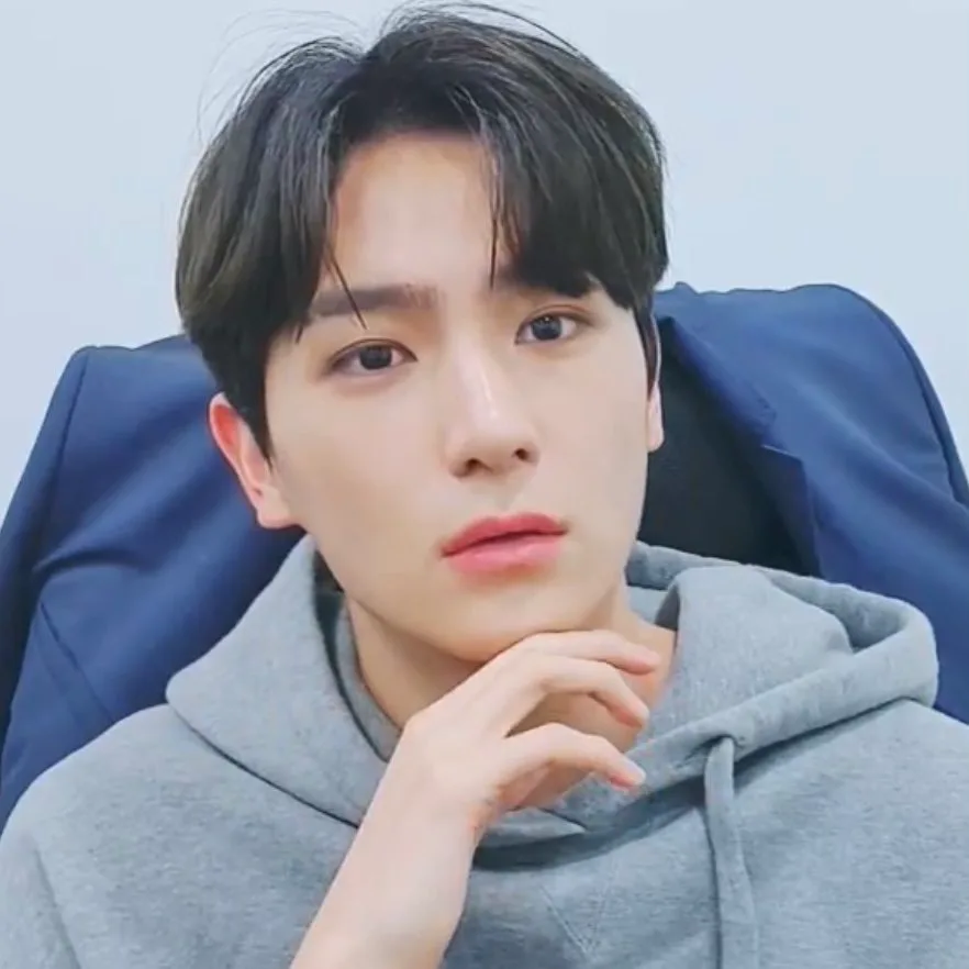 [잡담] 이재현 얼굴 진짜 어떻게 이래? | 인스티즈