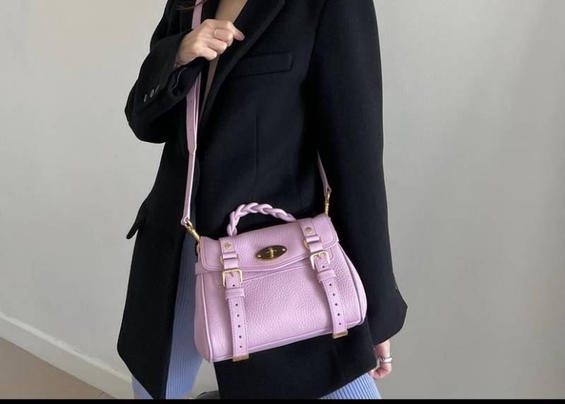 어때 이 가방 예뿌지 않니 | 인스티즈