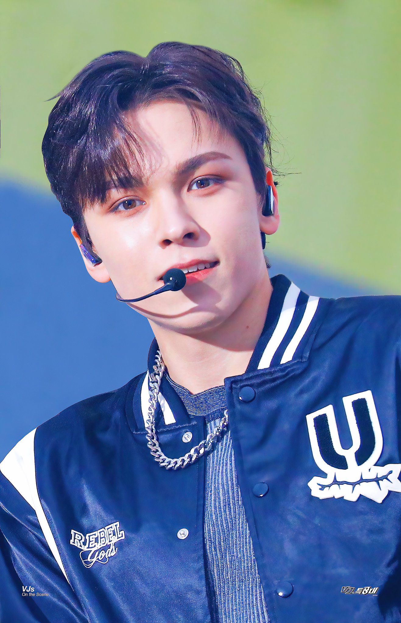 [잡담] 버논 미치겠음 무대에서는 마음대로 하이틴첫사랑작렬이면서 | 인스티즈