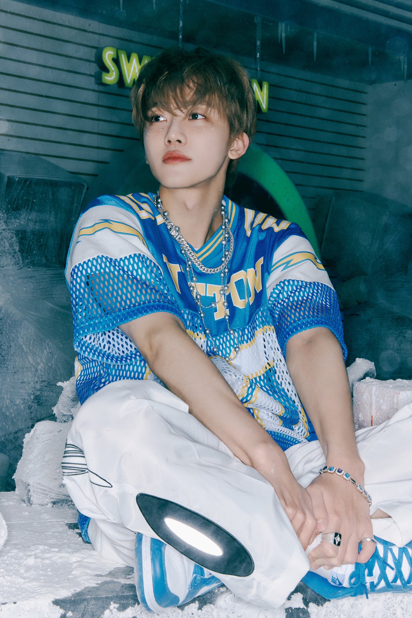 [잡담] 나재민 멬어위시 백발이 젤 잘 어울린다고 생각했었는데 이번활동 갈발 너무...너무 잘 어울리고 예뻐 | 인스티즈