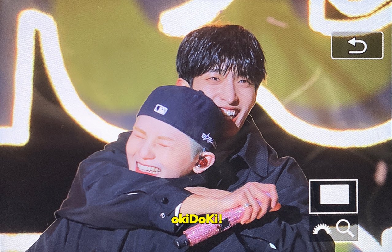 [잡담] 도겸이 울다가도 언능 극복하는 장한 아기강아지에요 | 인스티즈