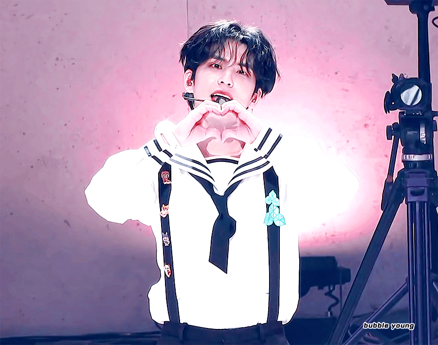 [잡담] 원필 어제 콘서트 사진들 그냥 하염없이 보는중.. | 인스티즈