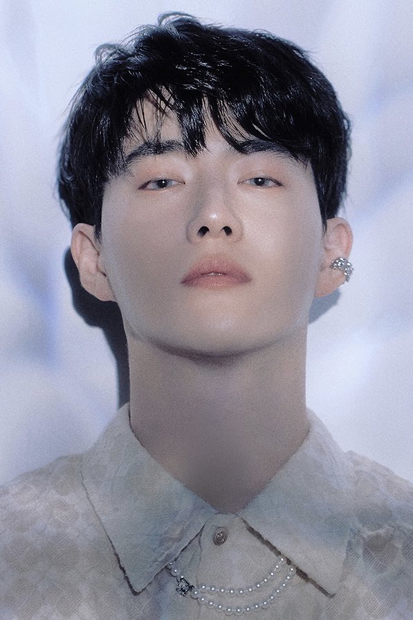 [잡담] 얘들아 엑소 수호 입대전 앨범 VS 전역후 앨범 얼굴 봐 | 인스티즈