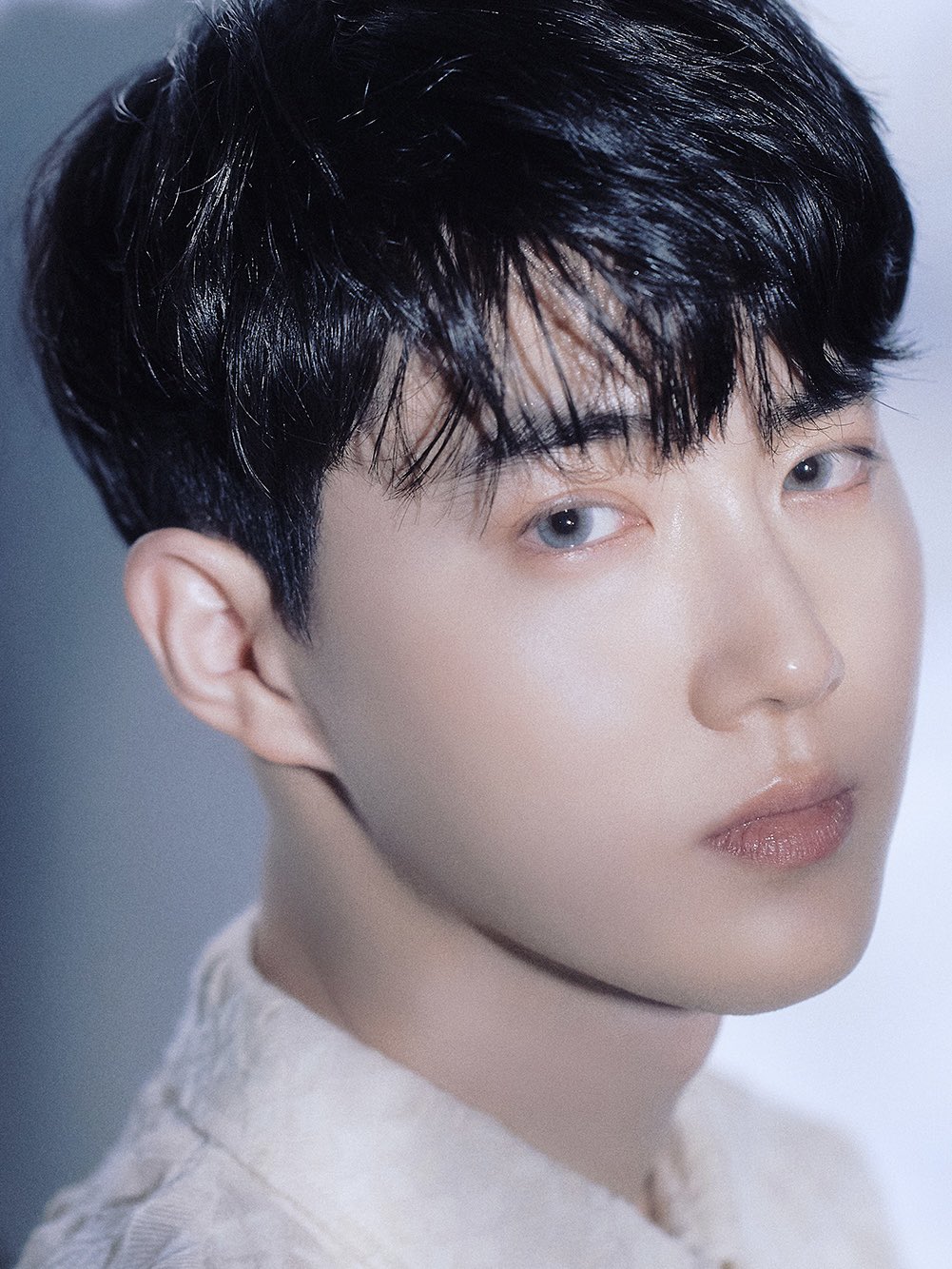 [잡담] 얘들아 엑소 수호 입대전 앨범 VS 전역후 앨범 얼굴 봐 | 인스티즈