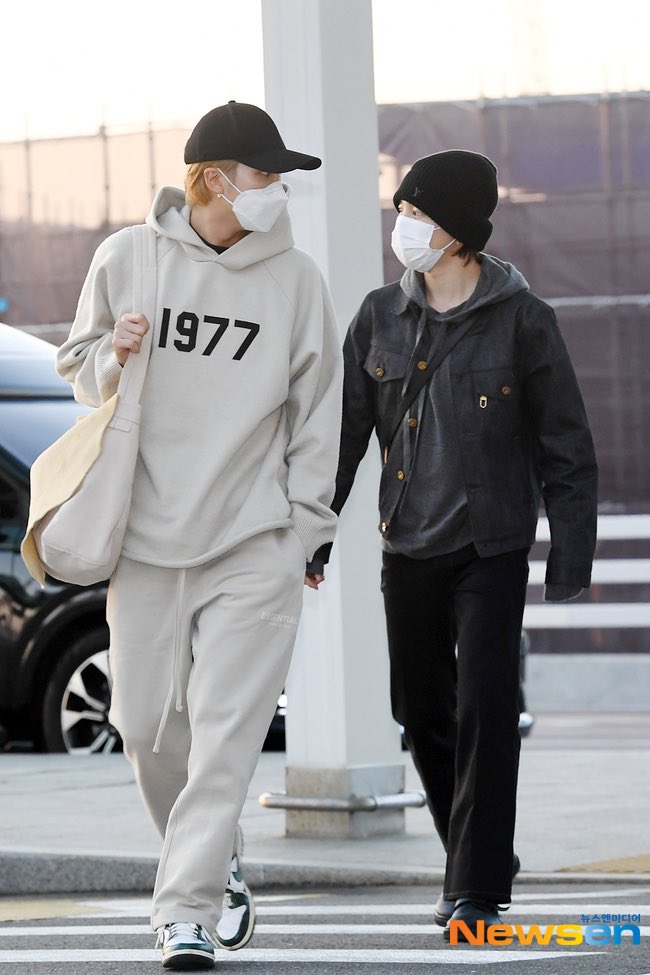 [잡담] 정국이랑 지민이 리더형 옆에 서있을때 | 인스티즈