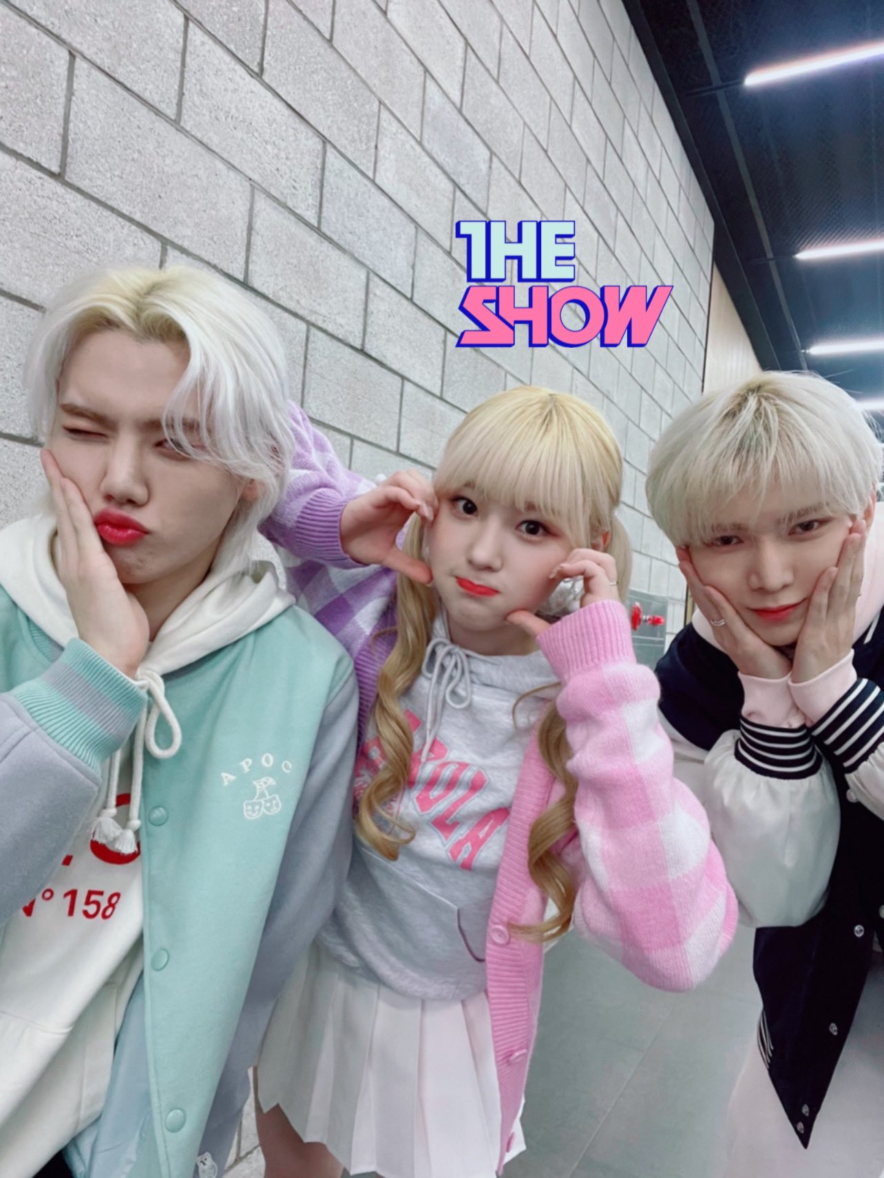 [잡담] 더쇼 엠씨들 진짜 개귀엽다 진짜 말랑강쥐들임... (feat. 올금발) | 인스티즈