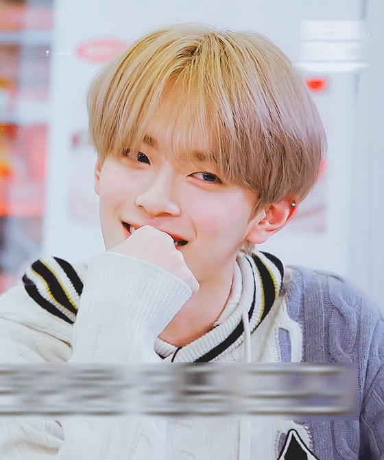 [잡담] 나 얘 성인인거 아직도 안 믿김 | 인스티즈