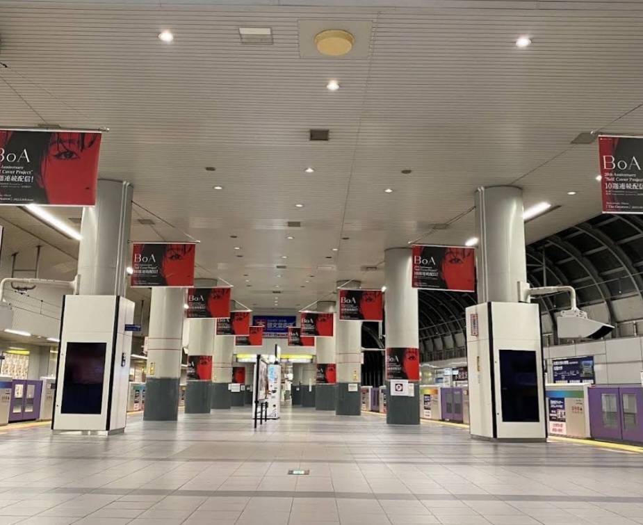 [잡담] 유일한 한국인 최초 최연소 오리콘차트 1위 보아(BoA) 일본 데뷔 20주년 기념 광고.jpg | 인스티즈