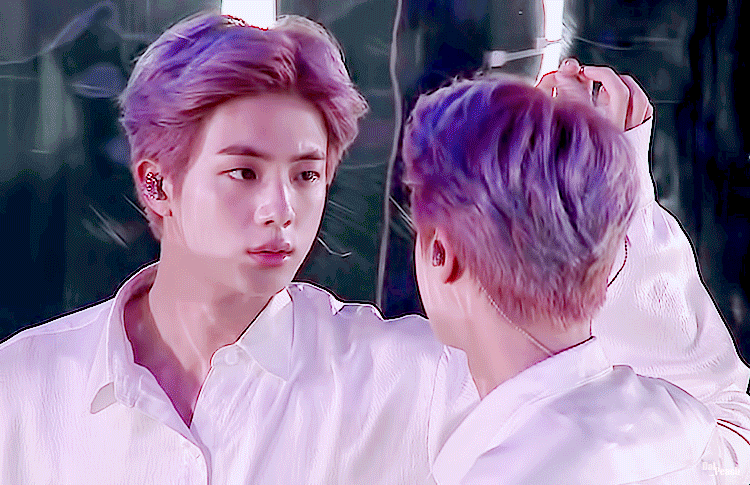 [잡담] 방탄 진 콘서트 중에 자기 외모 체크하는데 | 인스티즈
