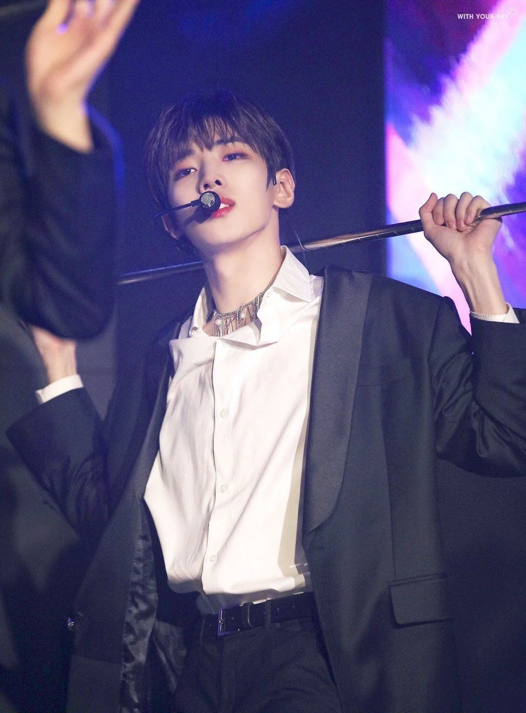 [잡담] 아무리 애기 거려도 갭차이 쩌는 아이돌이 좋은 이유다.... | 인스티즈