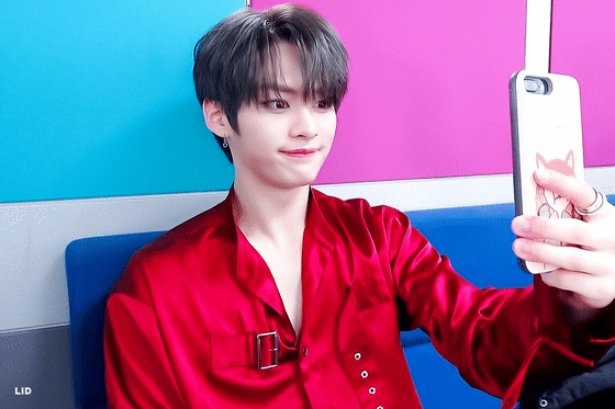 [잡담] 리노도 데뷔초랑 지금 얼굴 진짜 많이 변했다 | 인스티즈