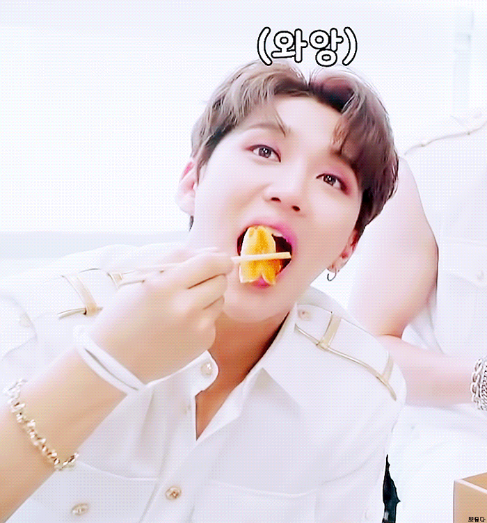 [잡담] 지금은 브이앱보느라 큰방에 없을거같거든 | 인스티즈