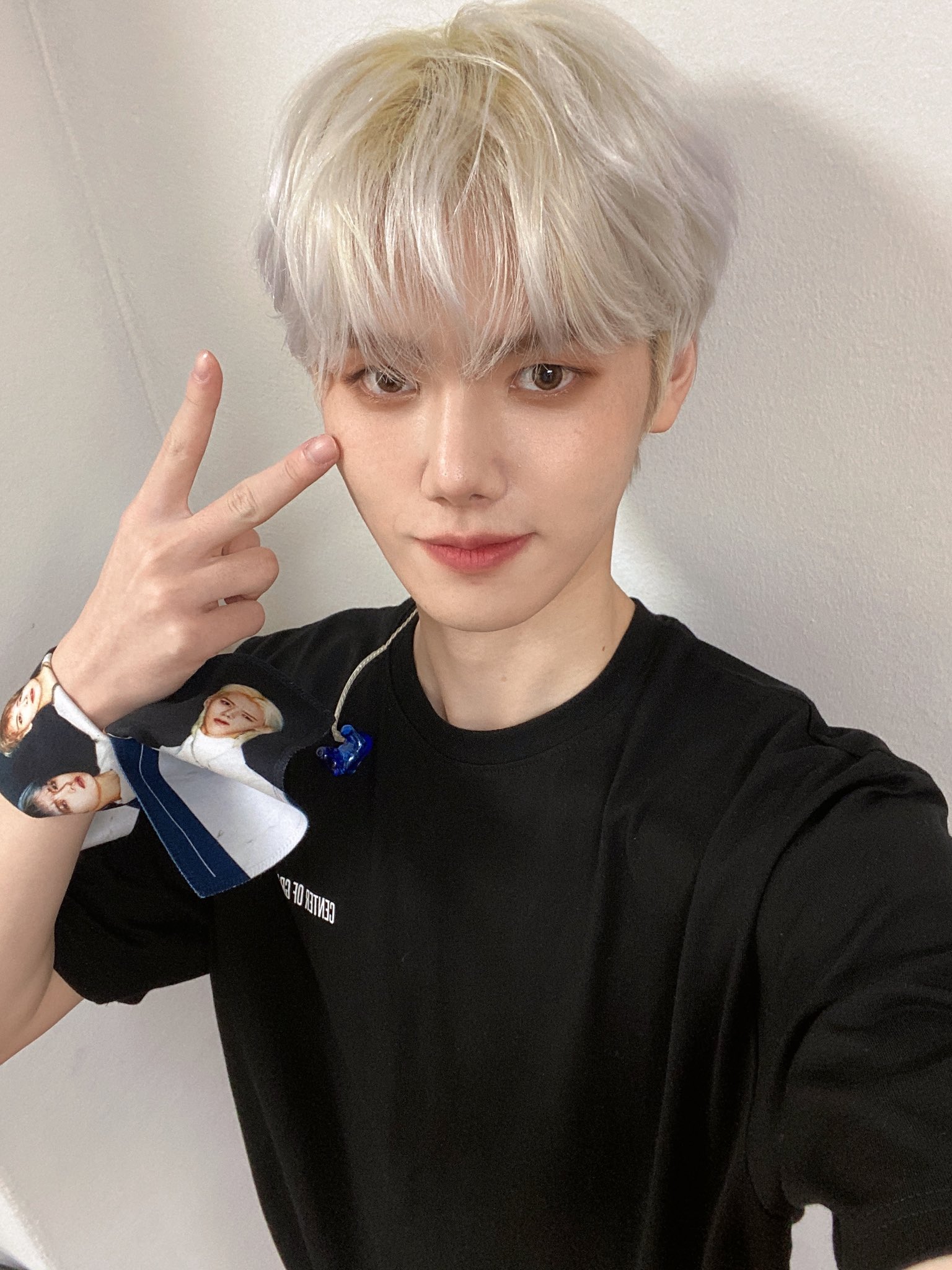 [잡담] 컨버스하이신고 양말 바짝 올려 신었는데 종아리 겁내 남음 | 인스티즈