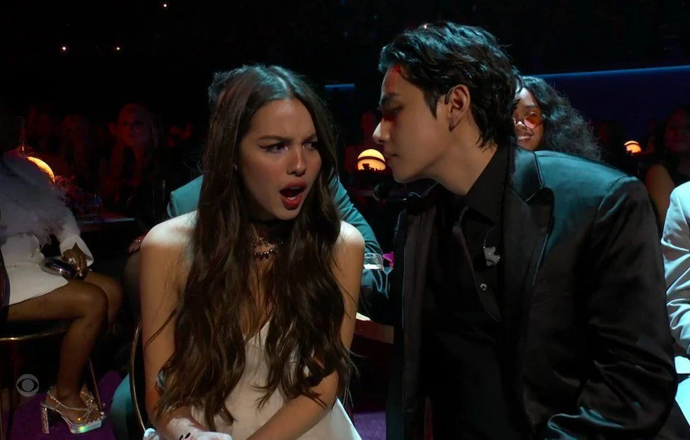 [잡담] 올리비아 뷔 투샷 | 인스티즈