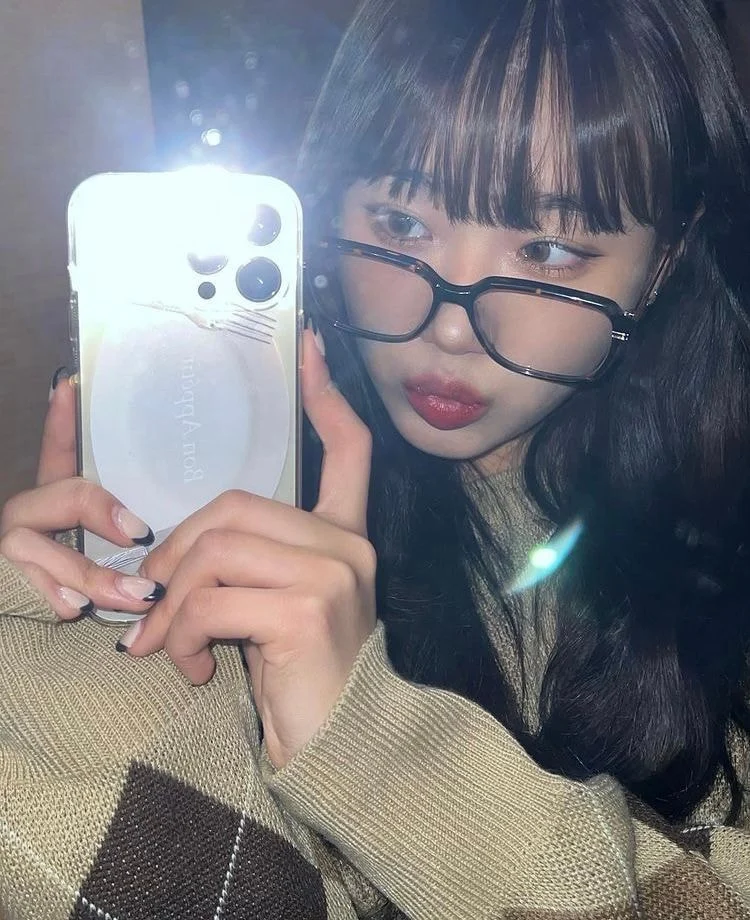 [잡담] 안경이 참 잘 어울리는 위키미키 유정이 👓 | 인스티즈