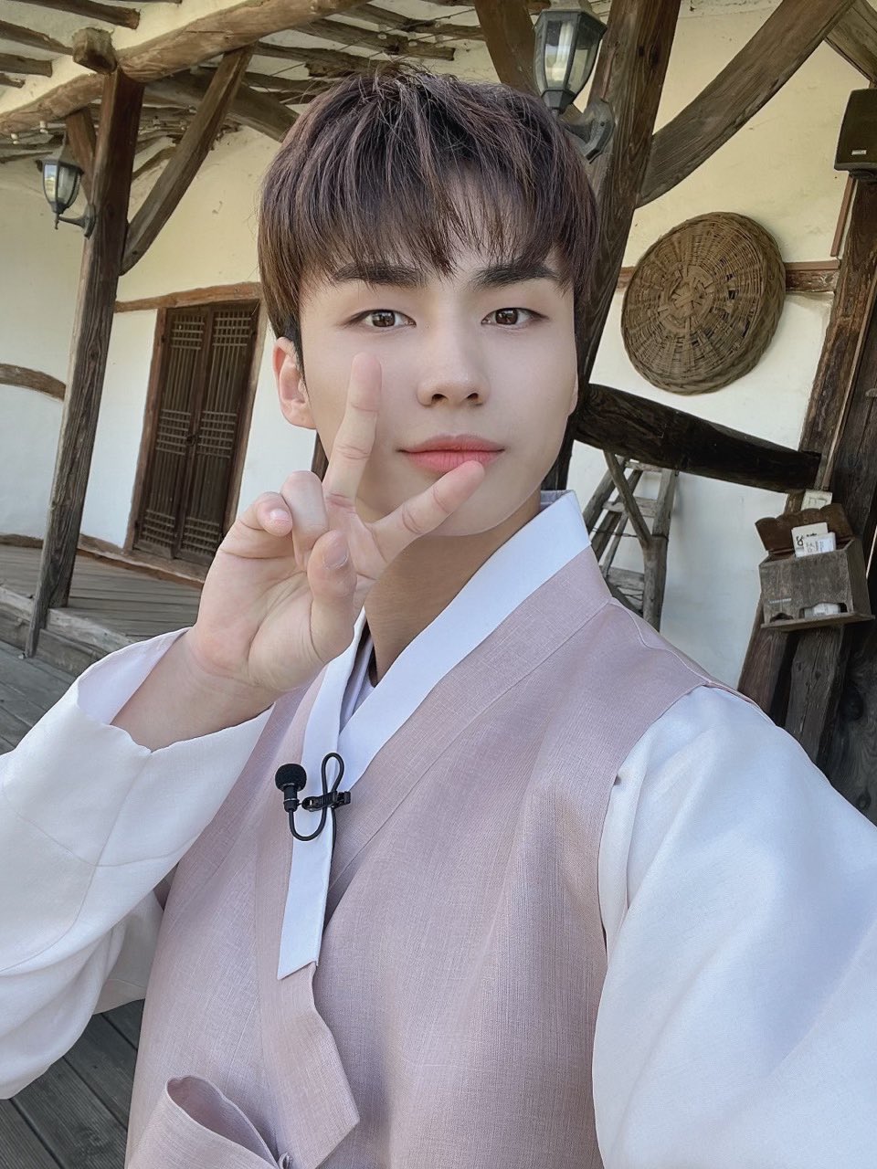 [잡담] dkz 경윤이 볼때마다 스며들어서 죽고싶어 | 인스티즈