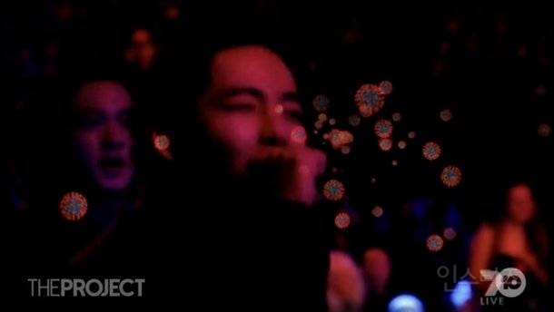 방탄 뷔 인종차별한 호주방송.gif | 인스티즈