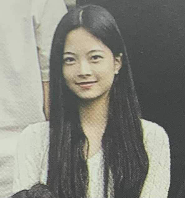 [잡담] 르세라핌 홍은채 뉴과사 중학교 졸사랑 썰 몇 개 | 인스티즈