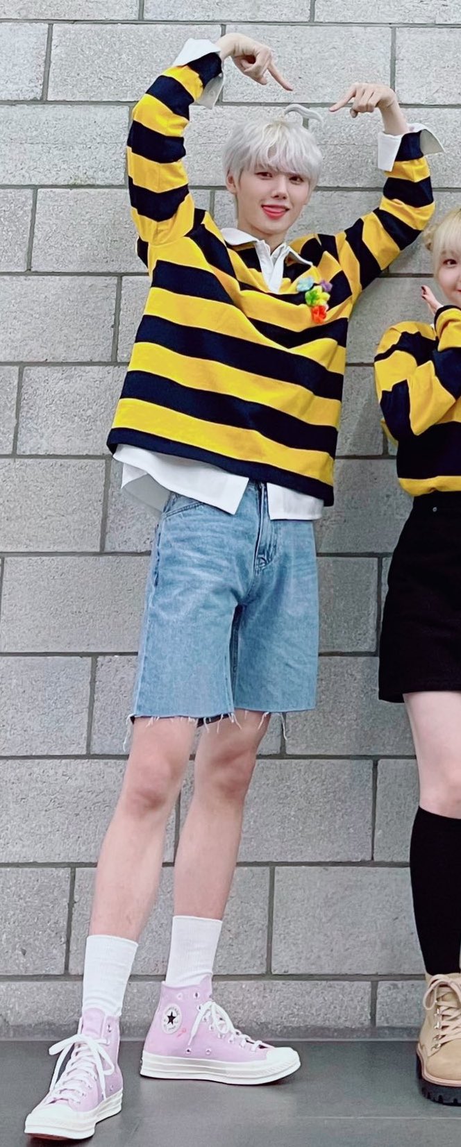 [잡담] 컨버스하이신고 양말 바짝 올려 신었는데 종아리 겁내 남음 | 인스티즈