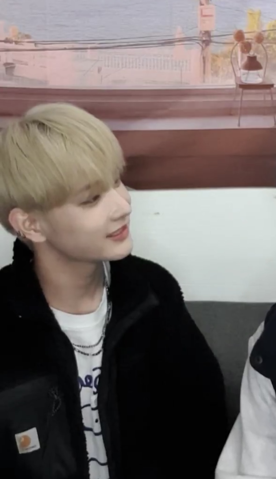 [잡담] 미쳤다 DKZ 막내 기석이 얼굴 봐보 ㅠㅠㅠ | 인스티즈