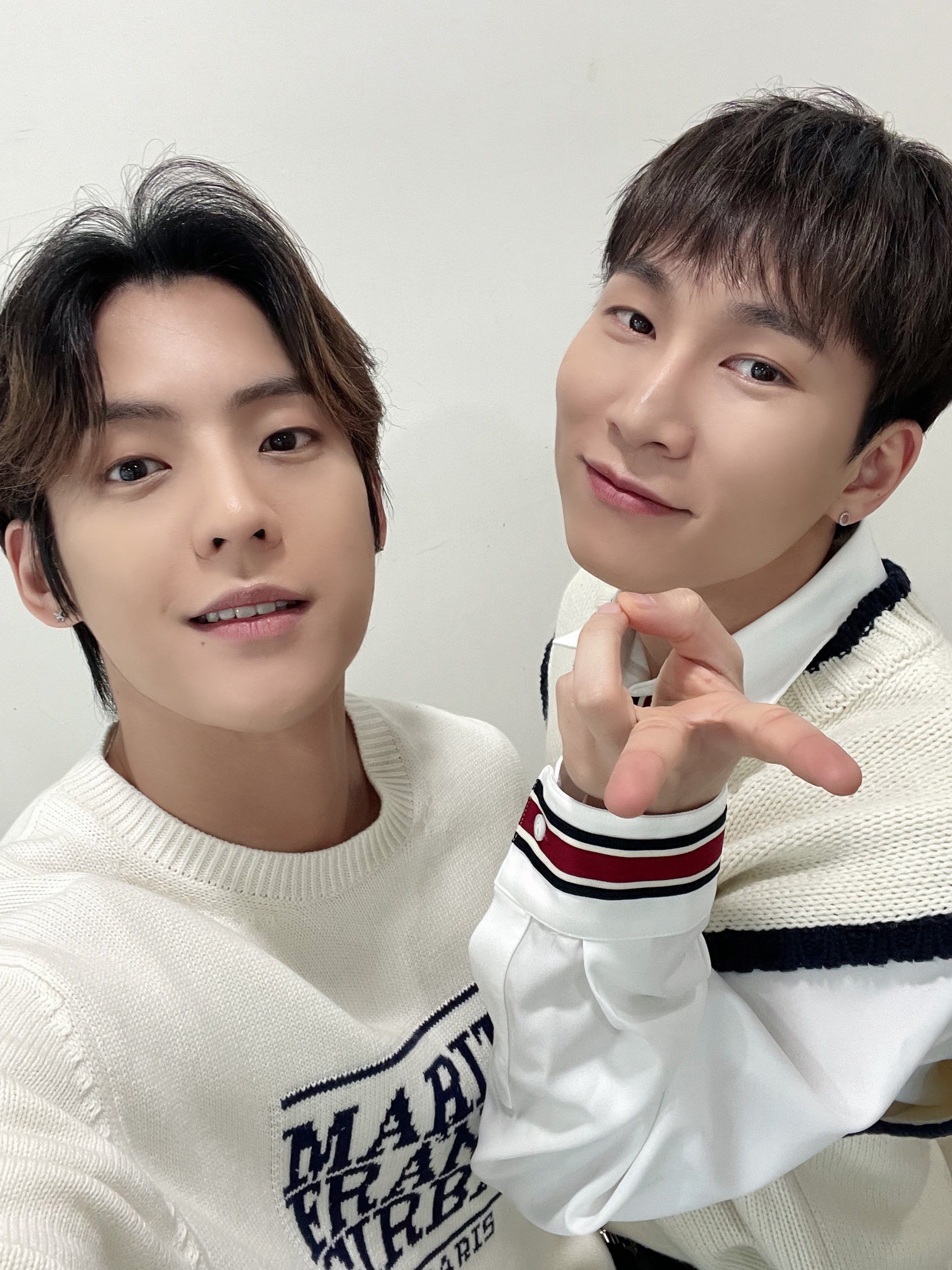 [잡담] 비투비 아돌라스쿨 3 지금 하고 있는 중 많관부 💙 | 인스티즈