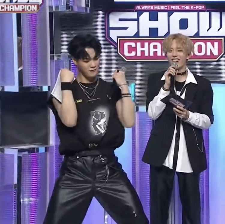 [잡담] 베리베리 강민 아스트로 문빈 한번씩 서치도 해본다더니 진짜 좋아하나봐 | 인스티즈