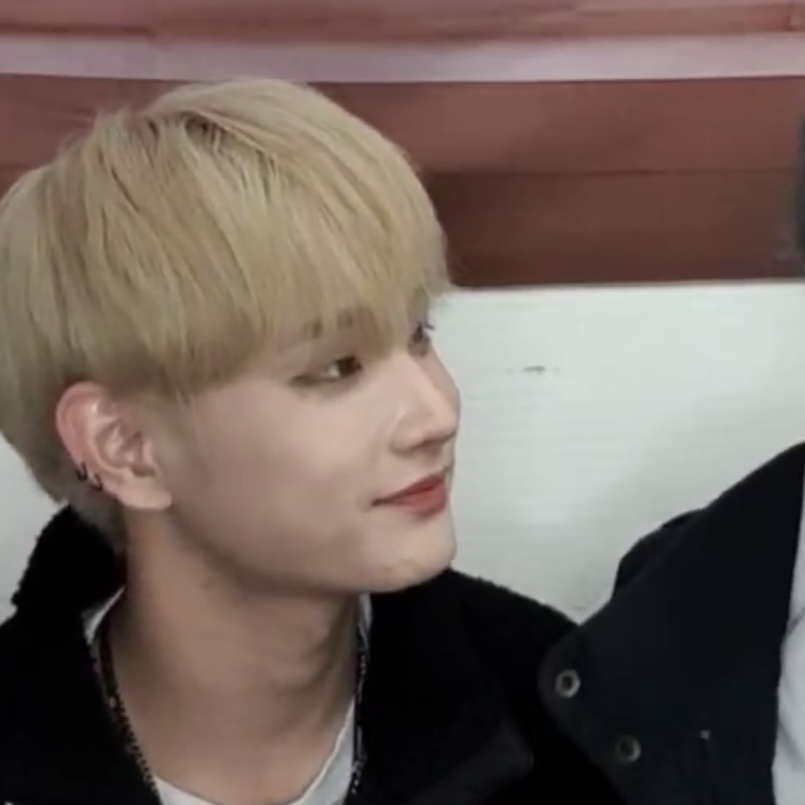 [OnAir] 이렇게 귀여운앤데 프로필을 그렇게 찍어놓다니.... | 인스티즈