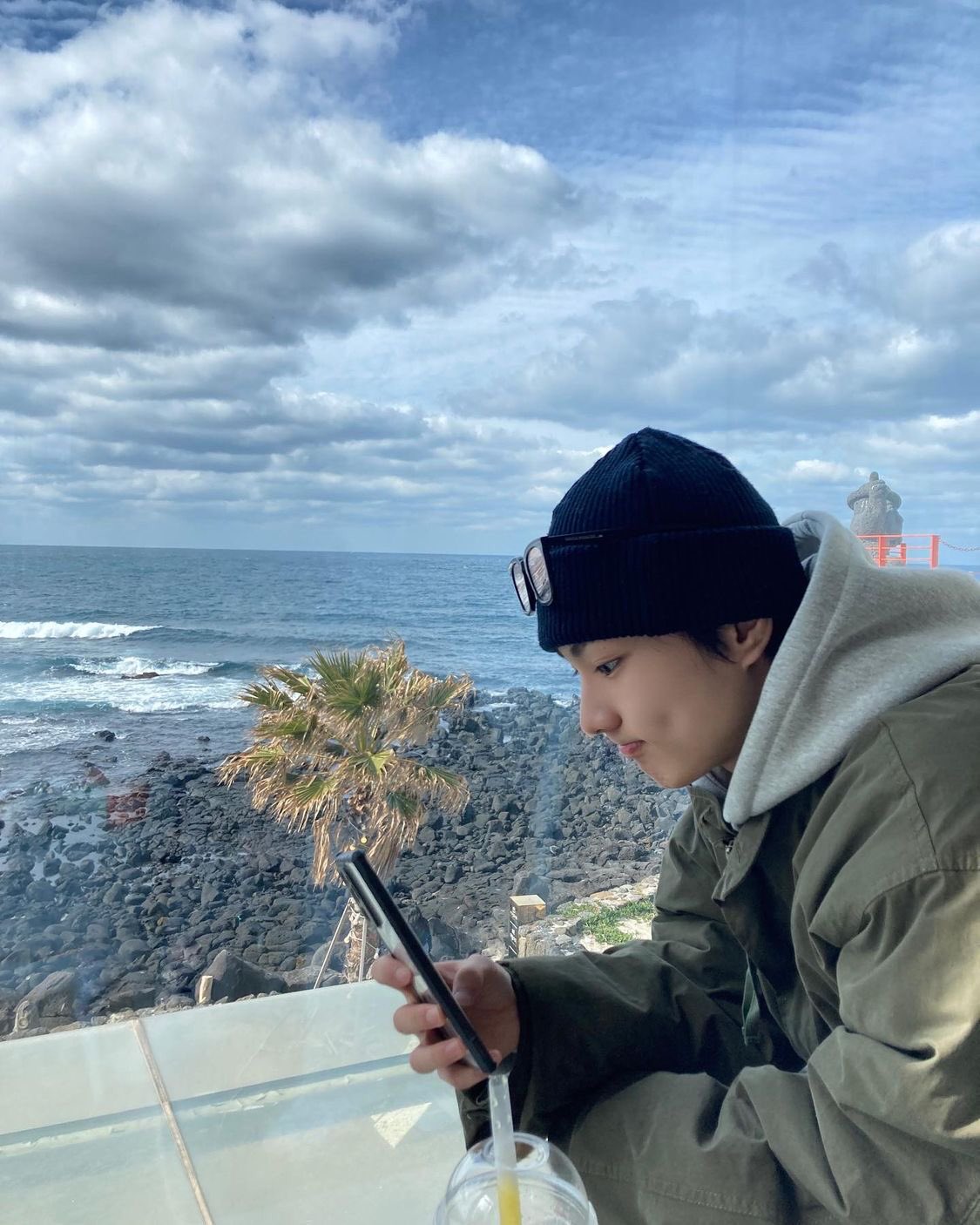 [잡담] 엔하이픈 양정원 제주도 사진 진짜 아이돌같음.... | 인스티즈