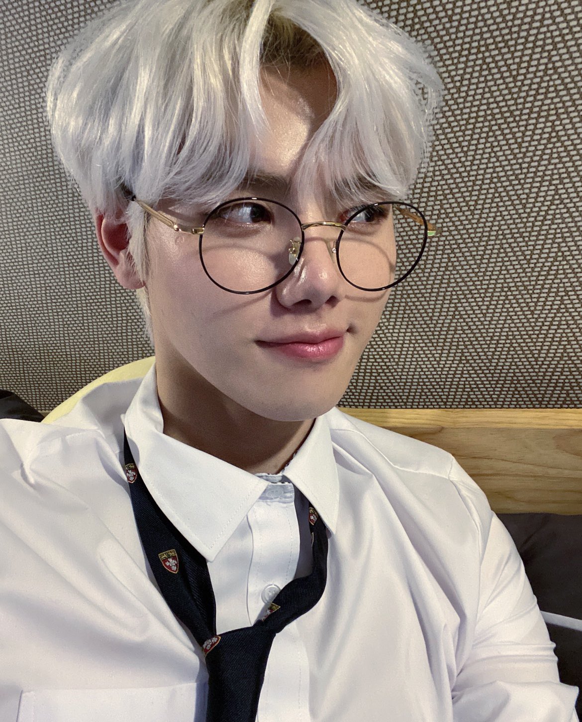 [잡담] 요즘 얘 얼굴이랑 셀카실력 무슨일이지 | 인스티즈