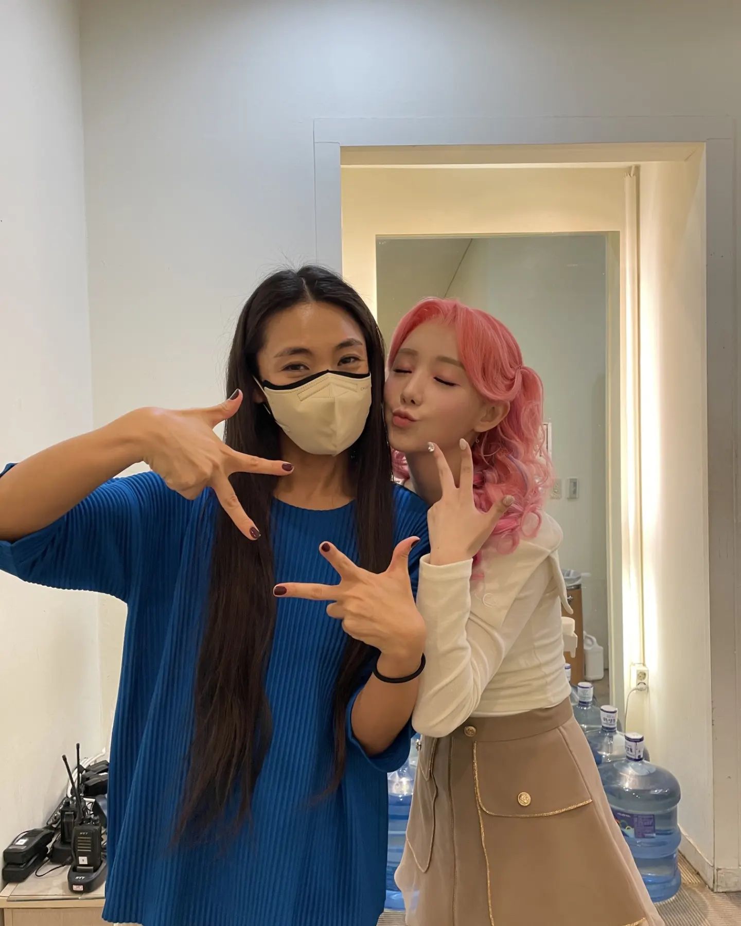 [잡담] 케이 핑크색 가발 쓴거 생각보다 잘어울려 | 인스티즈