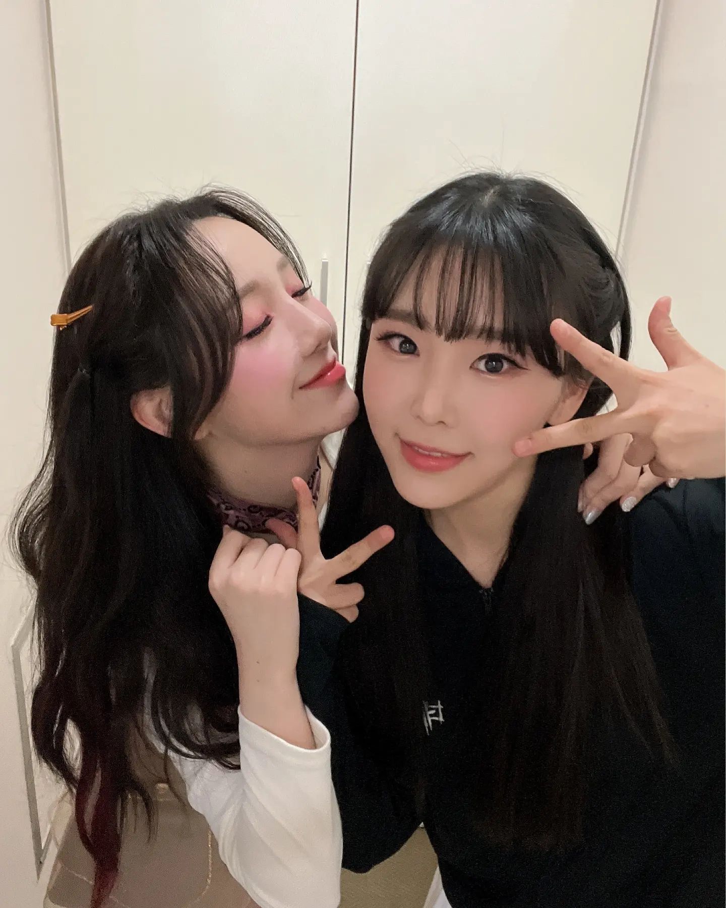 [잡담] 케이 핑크색 가발 쓴거 생각보다 잘어울려 | 인스티즈