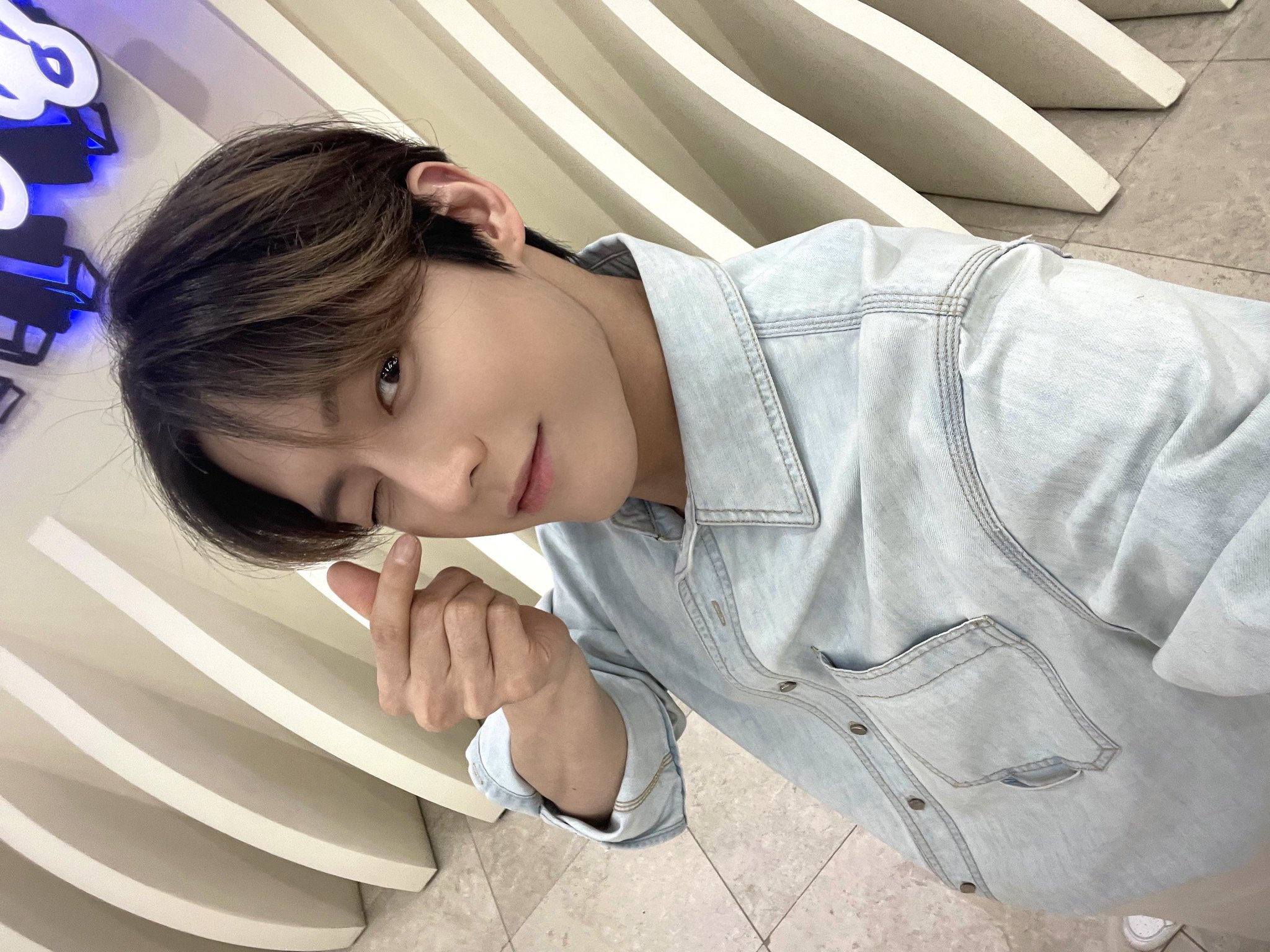 [잡담] 오늘 비투비 민혁이 비주얼이 마스크를 뚫고 나오는데..?! | 인스티즈