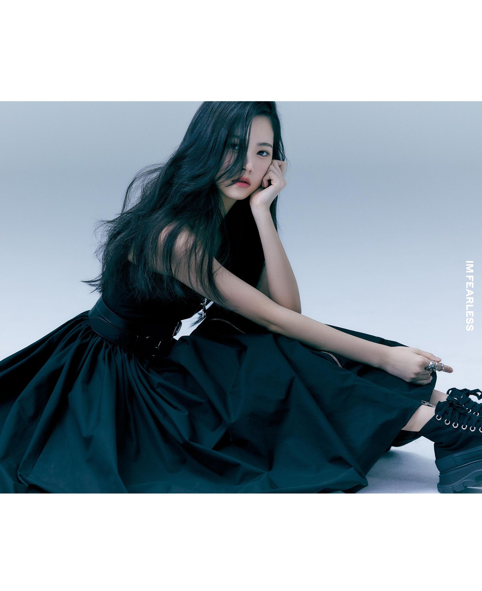 [잡담] 르세라핌 막내 06 홍은채 과사 쏟아지는 중 초딩 때 전교회장하고 성격도 진짜 좋고 이뻐서 인기 많았대 | 인스티즈