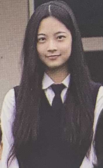 [잡담] 르세라핌 막내 06 홍은채 과사 쏟아지는 중 초딩 때 전교회장하고 성격도 진짜 좋고 이뻐서 인기 많았대 | 인스티즈