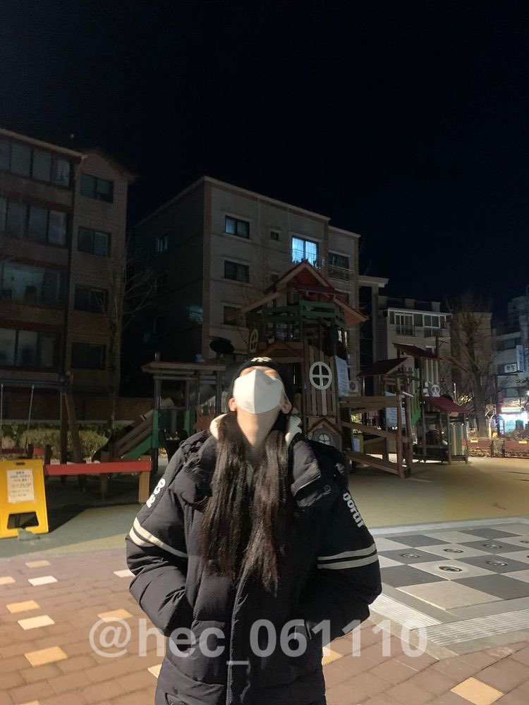 [잡담] 르세라핌 막내 06 홍은채 과사 쏟아지는 중 초딩 때 전교회장하고 성격도 진짜 좋고 이뻐서 인기 많았대 | 인스티즈