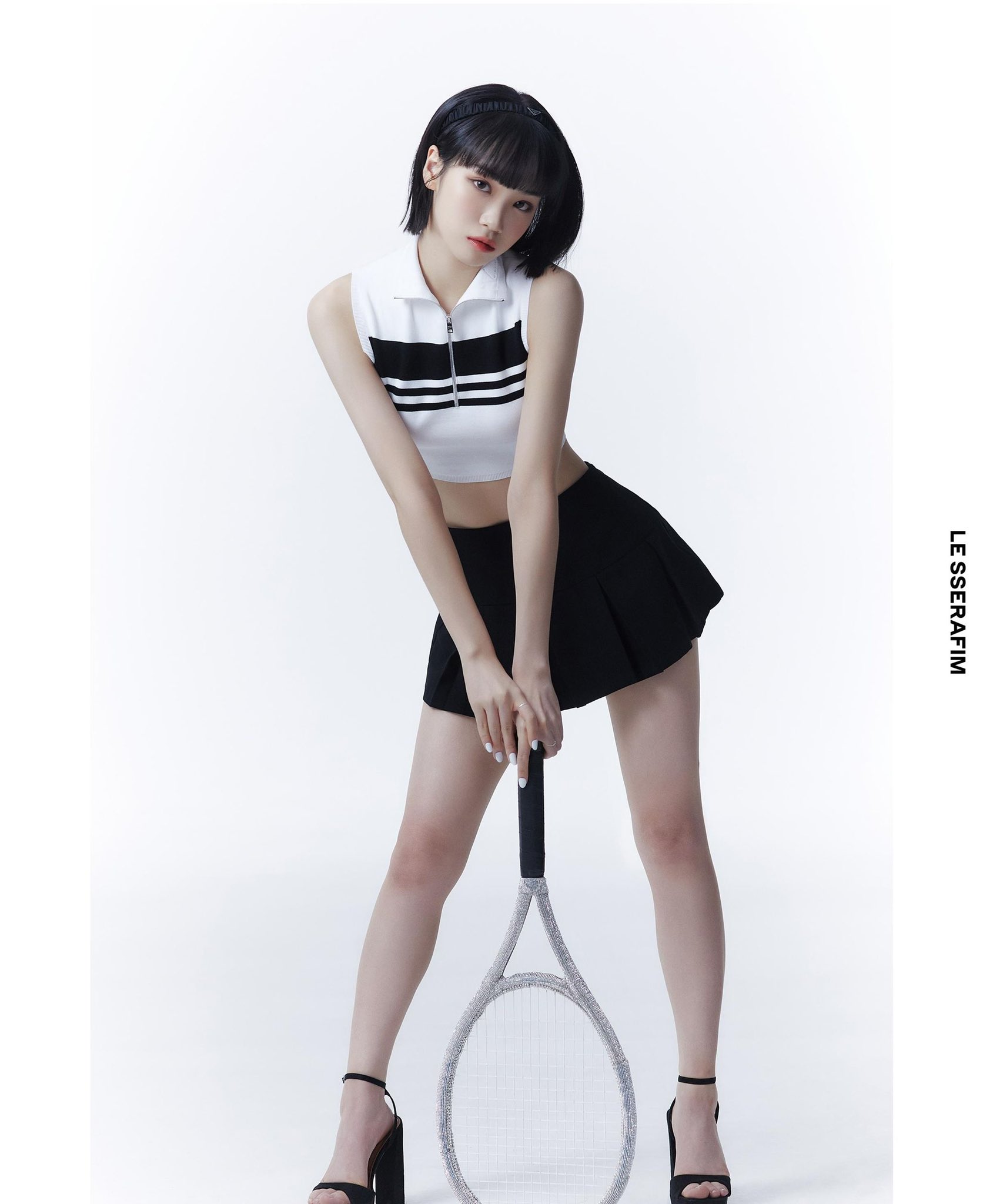 [잡담] 이사진 일부러 어정쩡하게 포즈 잡으라고 시킨건가? | 인스티즈