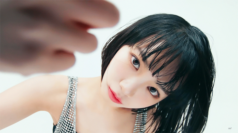 [잡담] 김채원 스타일링 너무 맘에 들어서 울고 싶다 그 와중에 근육 키워서 옴 | 인스티즈