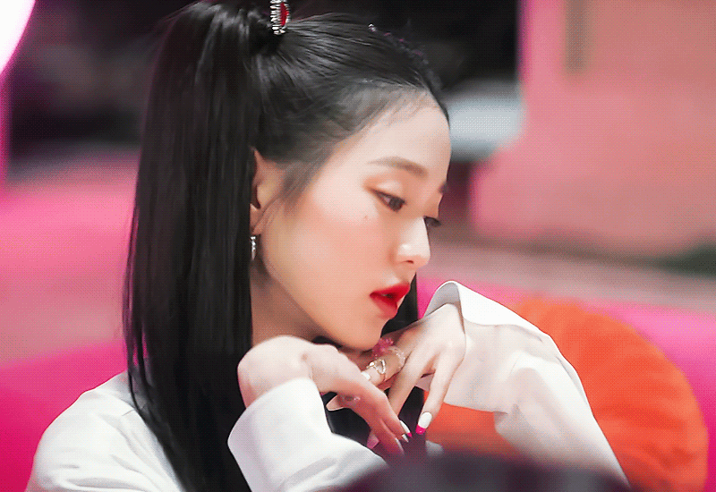 [잡담] 원영이 무대에서 이 머리 꼭 해주세.. | 인스티즈