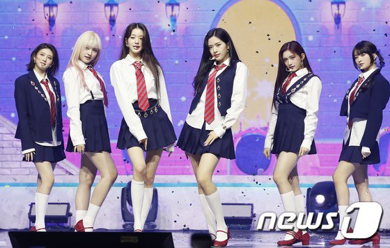 [잡담] 최근 본 여돌 교복 착장 중에 제일 마음에 드는 코디.. | 인스티즈