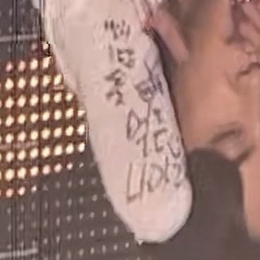 [잡담] 방탄 진 붕대 감은 손에 누가 낙서함ㅋㅋㅋㅋㅋㅋㅋㅋㅋㅋㅋㅋ | 인스티즈