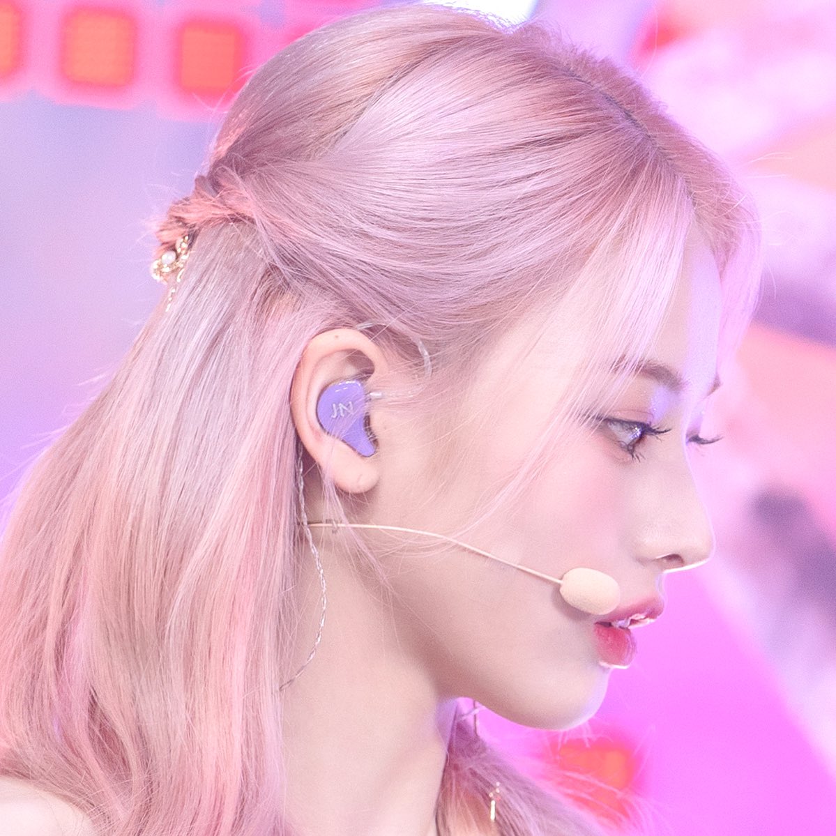 [잡담] 옆모습이 엄청 예쁜 여돌 | 인스티즈