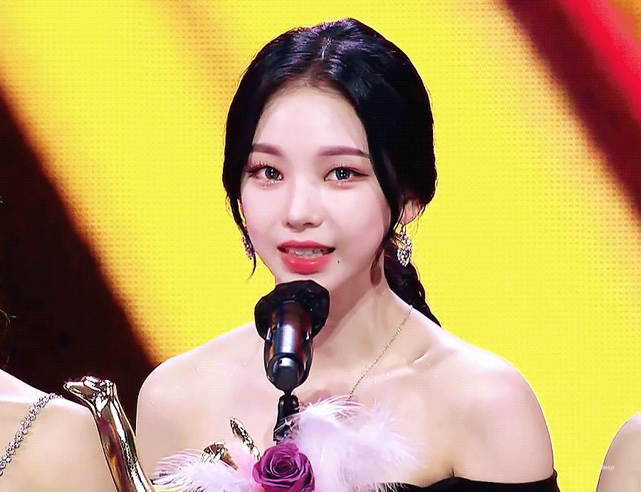 [잡담] 카리나 단정한 스타일링도 진짜 잘받는 것 같아 | 인스티즈