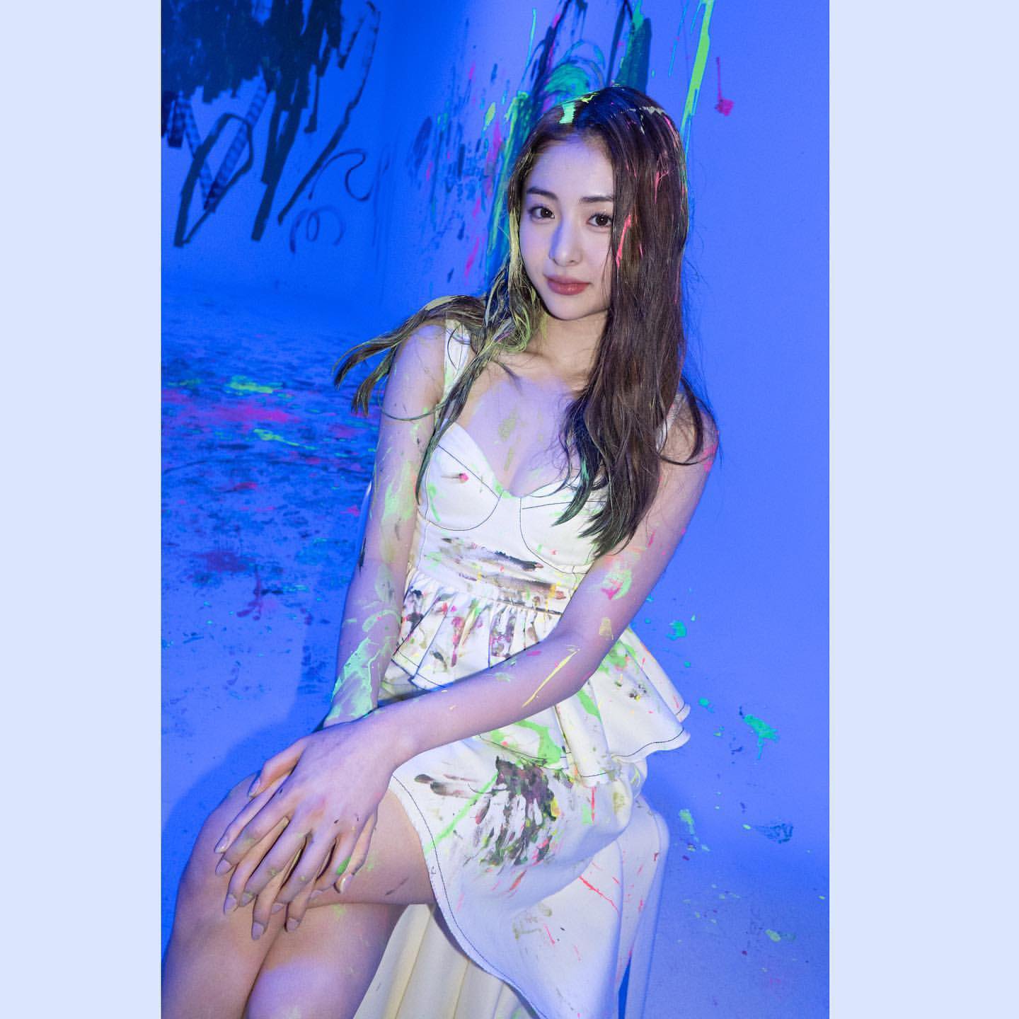 [잡담] 르세라핌 허윤진 비하인드 포토 개예쁘다 | 인스티즈