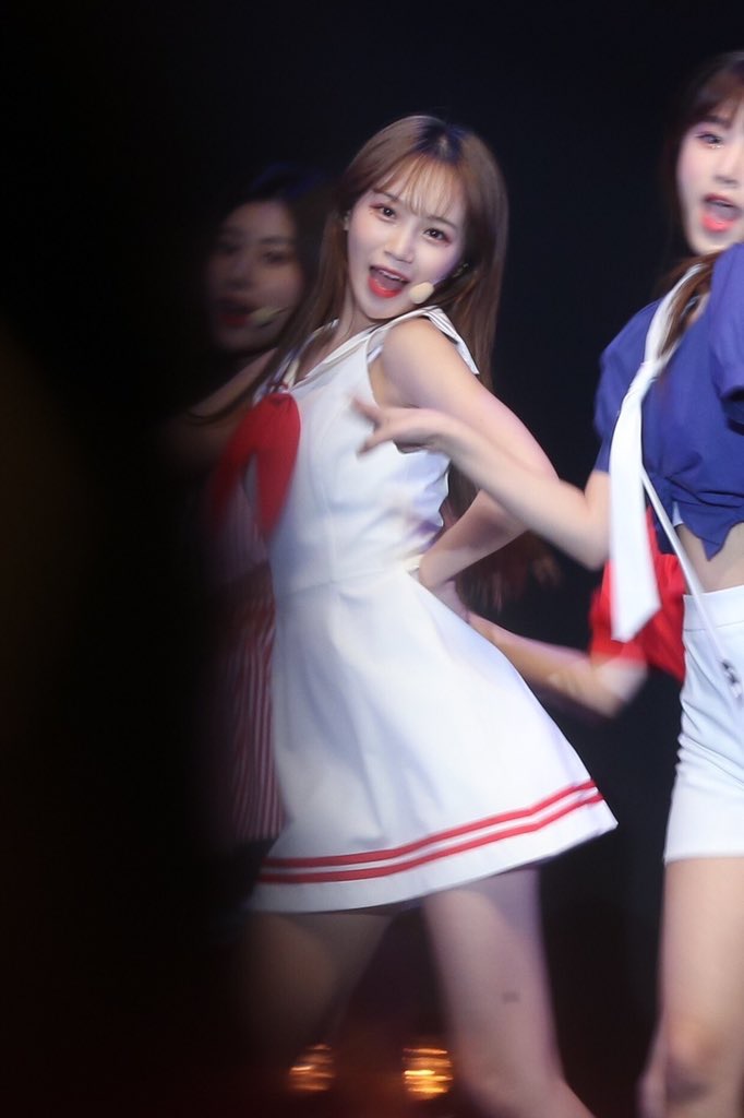 [잡담] 김채원은 갈발에 장발이라니까 | 인스티즈