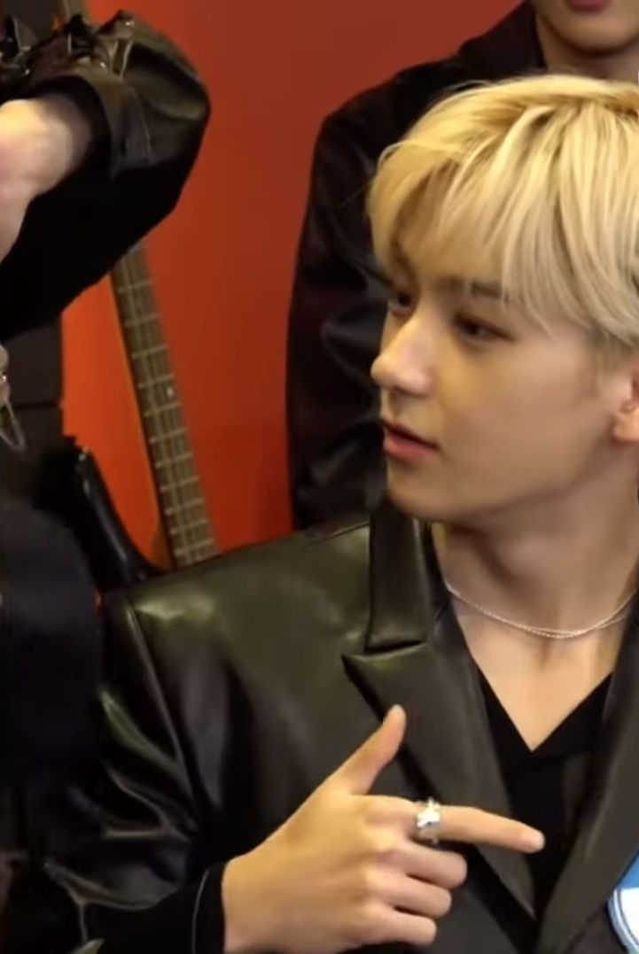 [잡담] 더보이즈 현재 이 얼굴로 자연미남인거 뽕찬다 | 인스티즈