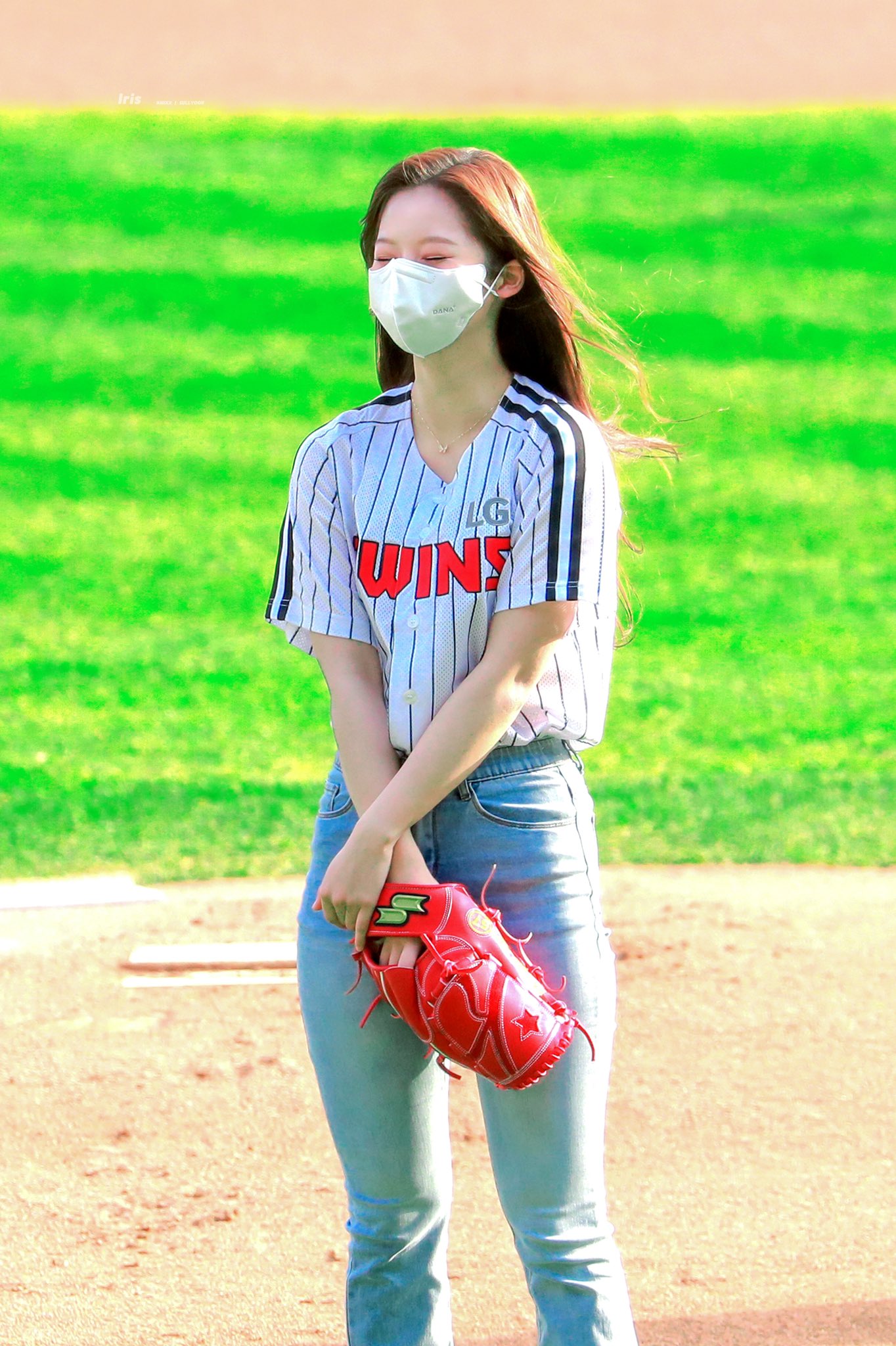 [잡담] 설윤이 어제 야구장 고화질 | 인스티즈